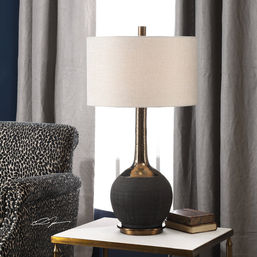 Arnav Textured Black Lamp